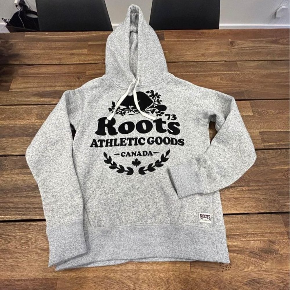 ROOTS gray hoodie. Woman’s size small. New condition. Warm and cozy! - Picture 10 of 10